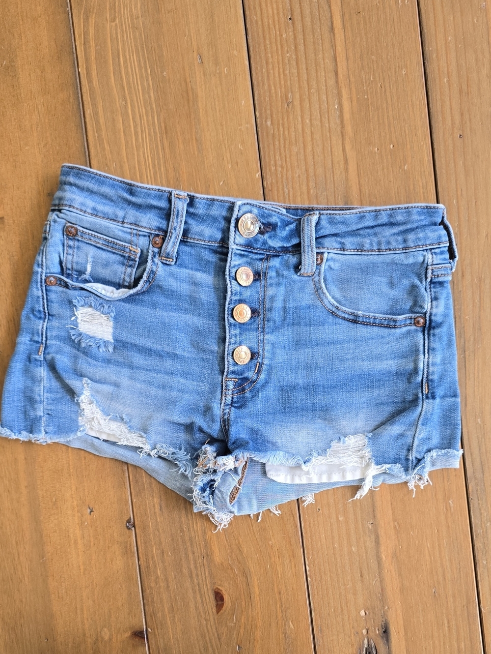 American Eagle Super Stretch - Hi-Rise Distressed Denim Women’s Short Shorts